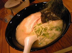 実食麺：博多ラーメン@本丸亭　本店