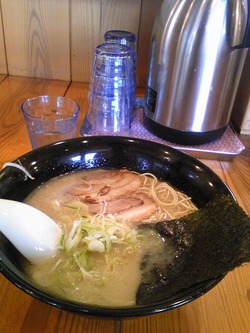 実食麺：博多ラーメン@本丸亭　本店